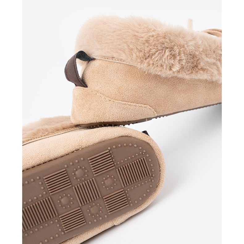Shelvt Warme Beige -Hausschuhe wie Slipper mit einem Bogen 1