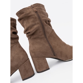 Shelvt Dunkle beige Wildlederstiefel auf dem Pfosten 1
