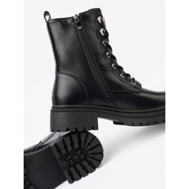 Shelvt Schwarz geschnürte Taschen mit einer Metalldekoration 2