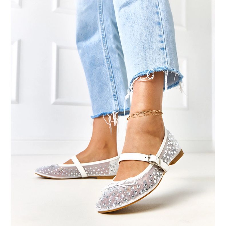 Weiße Maschen -Ballerinas mit Elasidkristallen 2