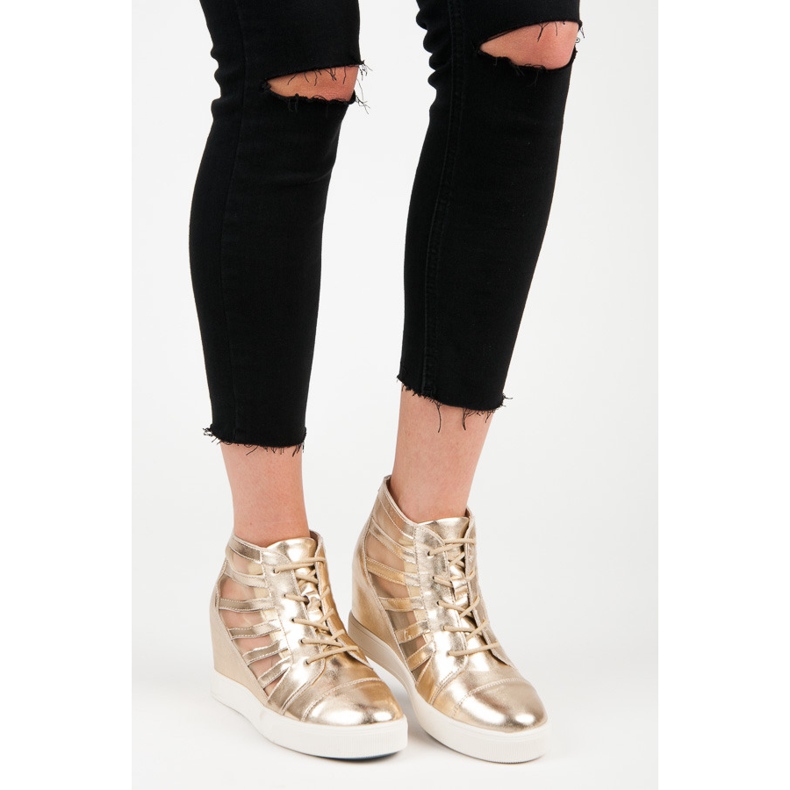 Kylie Sneakers mit goldenem Keilabsatz 2