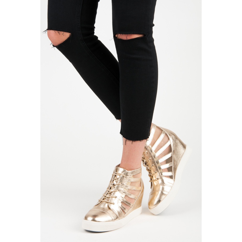 Kylie Sneakers mit goldenem Keilabsatz 1