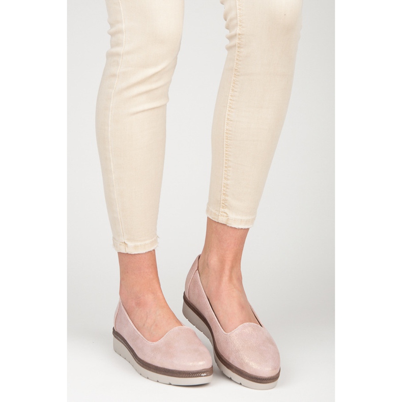 Vinceza Lordsy auf der Plattform rosa 2