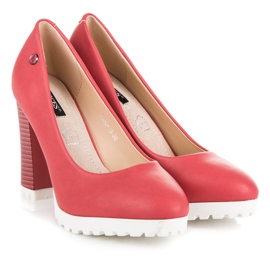 Vices Pumpen auf der Plattform rot 1