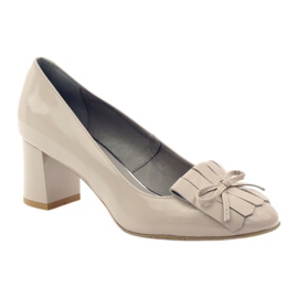 Edeo Pumps On A Bar Lackiert 3224 Beige 1