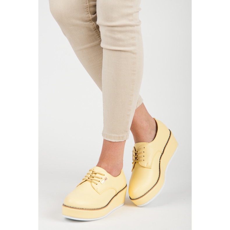 Vices Gebundene Keilschuhe Laster gelb 2