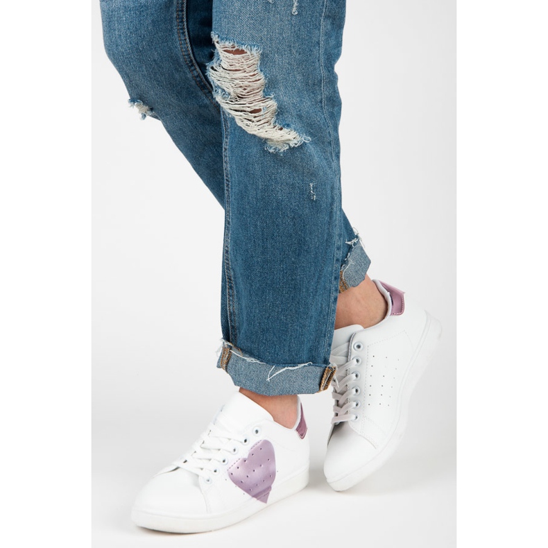 Weiße Turnschuhe mit Herz lila 2
