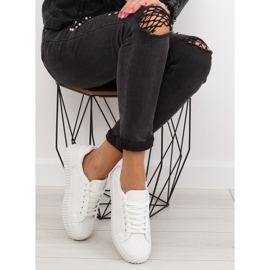 AX02 weiße gruselige Turnschuhe 1