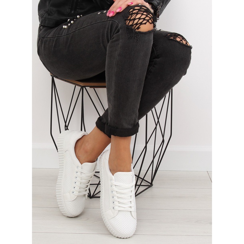 AX02 weiße gruselige Turnschuhe 1