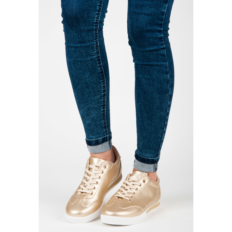Vices Goldene Sportschuhe 1