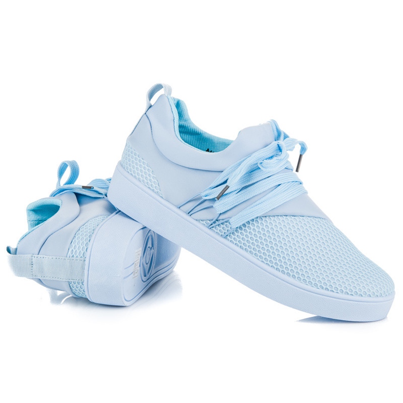 Blaue Sportschuhe 1