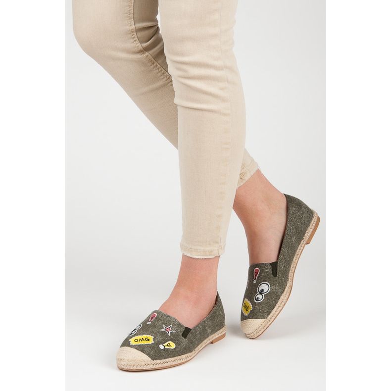 Bestelle Frühlings-Espadrilles mit Patches grün 2