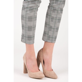 Ideal Shoes Elegante Pumps auf der Post braun 2