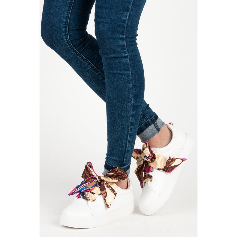 Vices Turnschuhe mit einem Band Schraubstock gebunden weiß 2