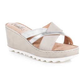 Kylie Keil Hausschuhe braun grau 1