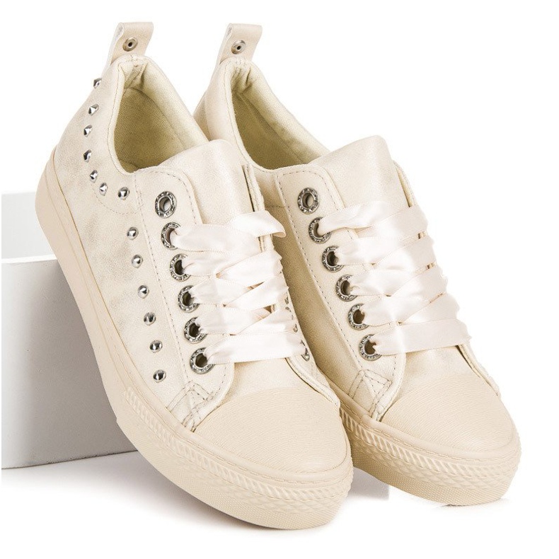 Beige Turnschuhe mit Schleife 2