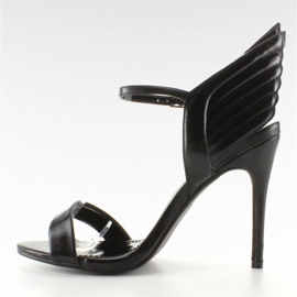 Sandalen an einer Nadel mit Flügeln LT65 Schwarz 2