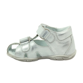 Bartuś -Sandalen für Klettverschluss mit silbernen Blumen 2