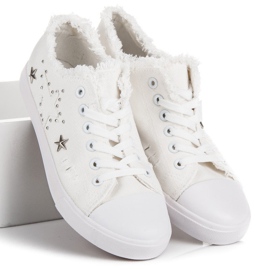 Turnschuhe aus weißem Stoff 2