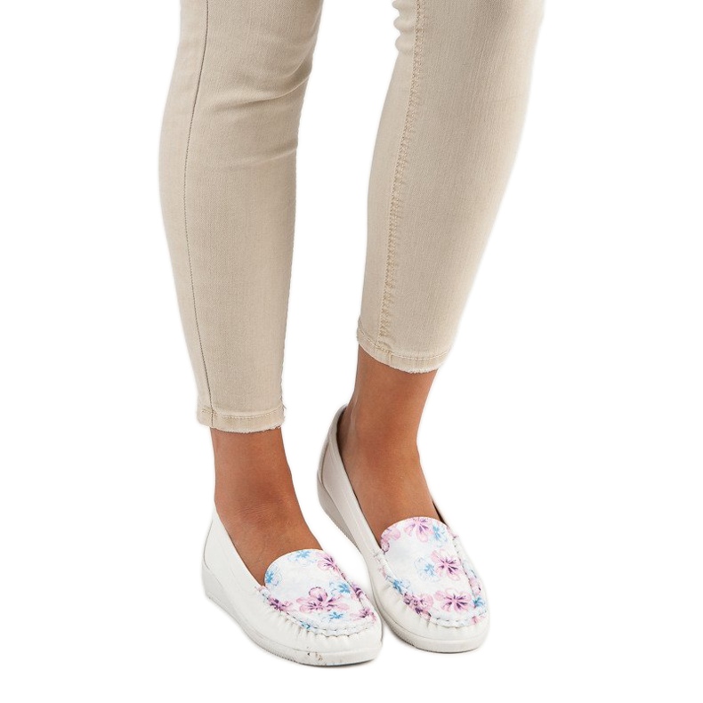 Tullo Weiße Mokassins mit Blumen 1