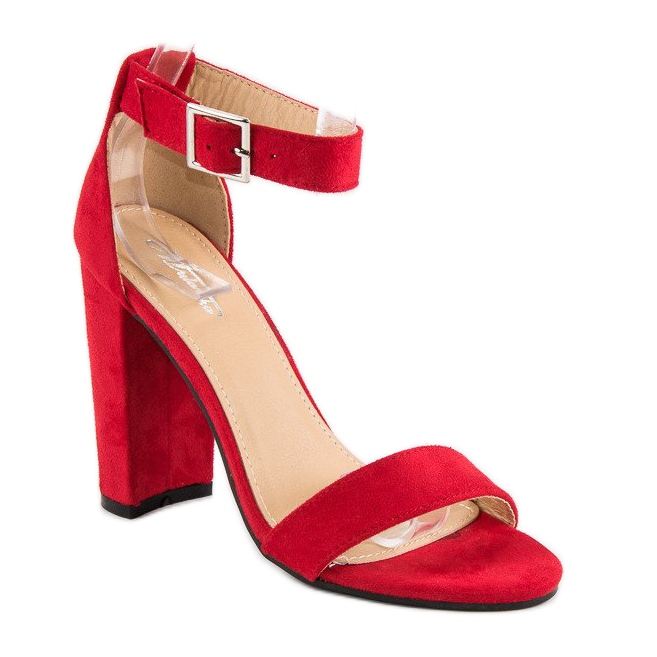 Klassische Sandalen an einer Bar rot 2