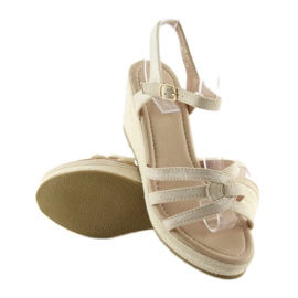 Beige Sandalen auf Keilabsatz SR-2817 beige 2