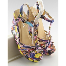 Sandalen auf dem Keil YX-17 schwarz 1