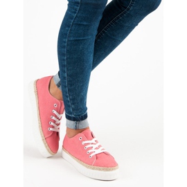 Kylie Gebundene Schlingpflanzen auf der Plattform rosa 1