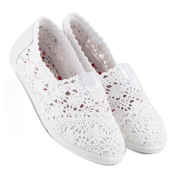 Ballerinas aus weißer Spitze 1