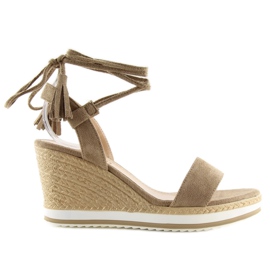 Sandalen auf einem beigen Keil JH630 Khaki 2