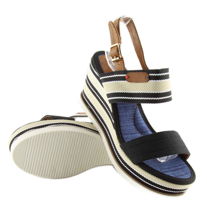 Schwarze Sandalen auf Keilabsatz D-37 schwarz 2