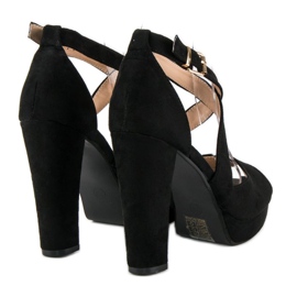 Sandalen auf einem hohen Pfosten schwarz 1