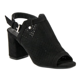 Durchbrochene Sandalen mit Oberteil schwarz 1