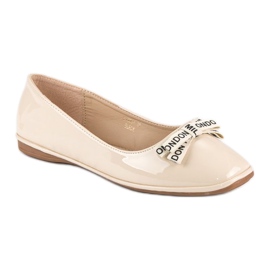 Ideal Shoes Beige lackierte Ballerinas 1