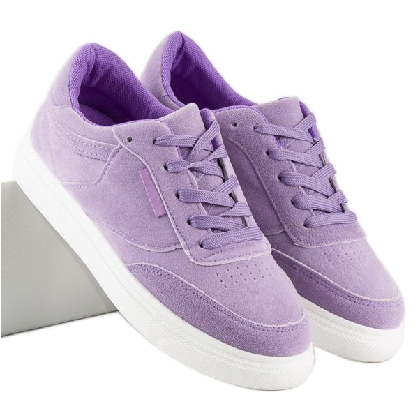 Turnschuhe auf der Plattform lila 1