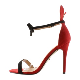 Sandalen an einer Nadel mit Ohren ZJ-15P Rot 2