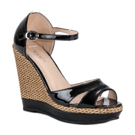 Kayla Schwarz lackierte Keilsandalen 1