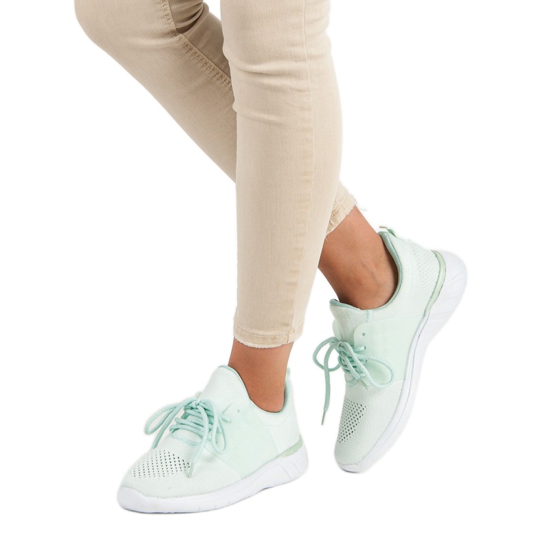 Leichte Sportschuhe grün 1