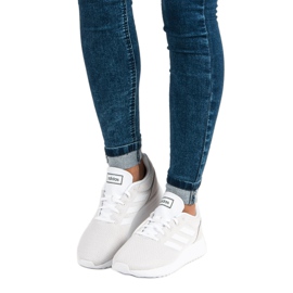 Adidas Run 70S B96563 braun 2