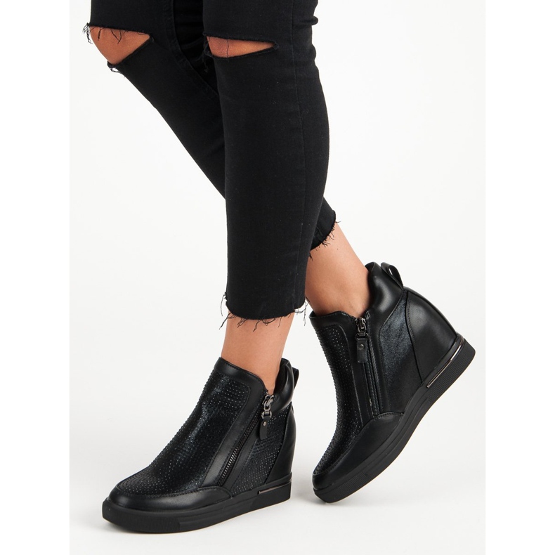 Turnschuhe am Reißverschluss schwarz 1