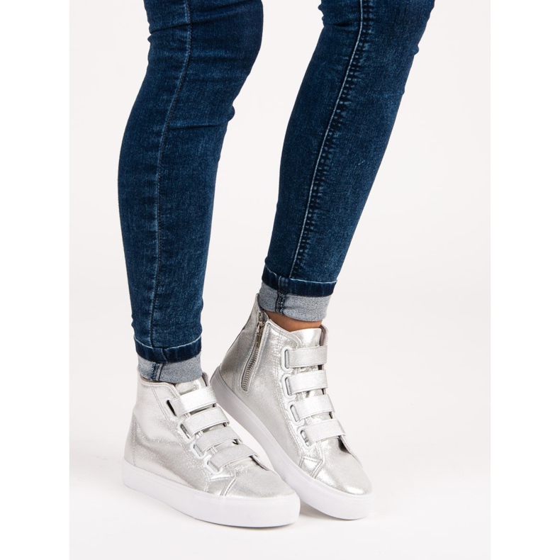 Silberne Turnschuhe mit Gummiband grau 1