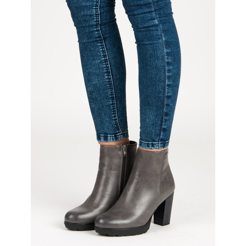 Filippo Graphitstiefel am Pfosten grau 1