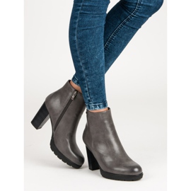 Filippo Graphitstiefel am Pfosten grau 2