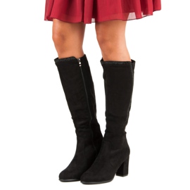 Schwarze Wildlederstiefel 1