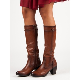 Stiefel auf dem Vinceza-Pfosten braun 1