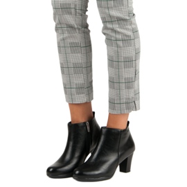 Elegante Stiefel auf dem VINCEZA-Pfosten schwarz 1