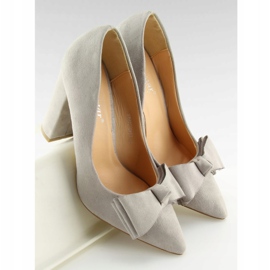Pumps am grauen Pfosten SY42 Grey 1