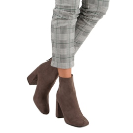 Corina Elegante Wildlederstiefel braun 1