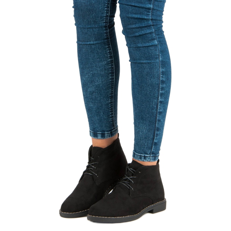 Niedrig gebundene Stiefel schwarz 2