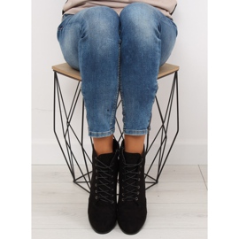 Stiefel mit stabilem Absatz schwarz JA161 1